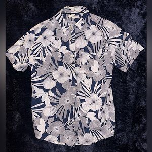 Aéropostale Floral Button Up